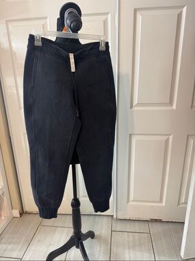 lululemon athletica Black Pull-On Joggers
